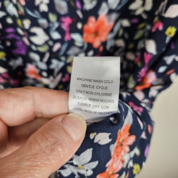 Danielrainn Navy Blue Spring Floral Split Neck Raw Hem Blouse Size 2XL - Picture 10 of 12